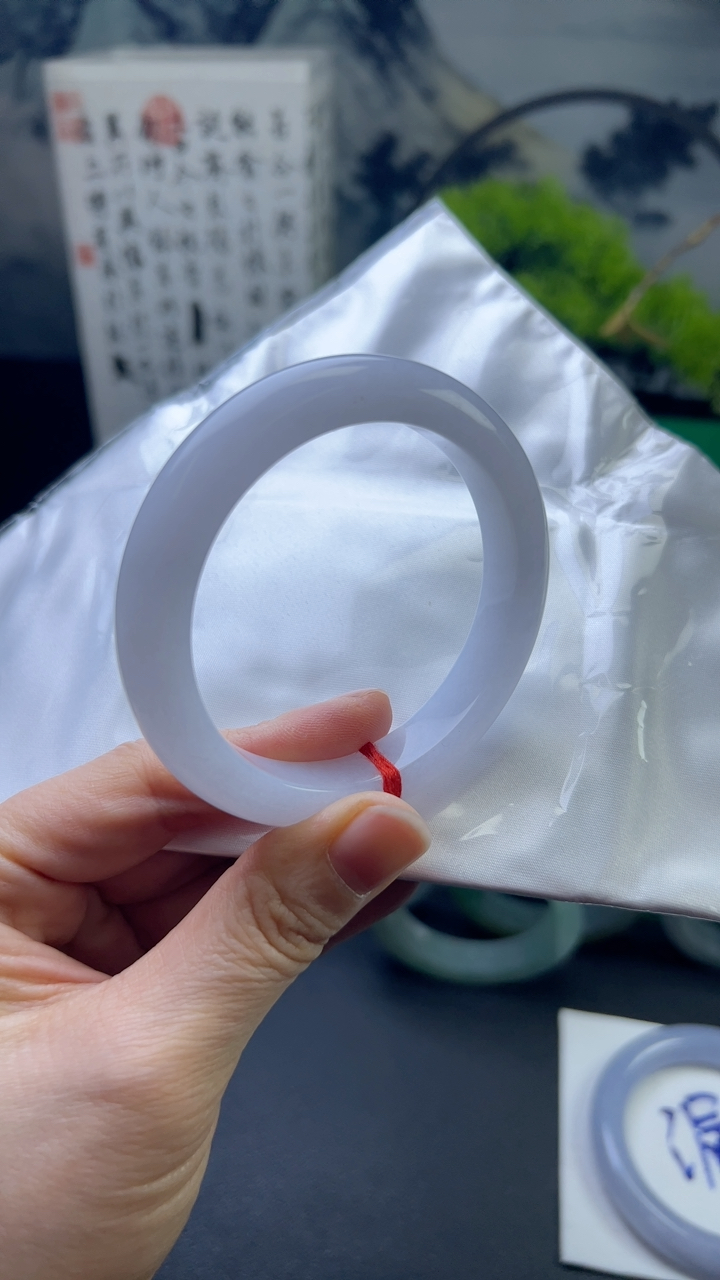 对庄甄选高端翡翠精品手镯