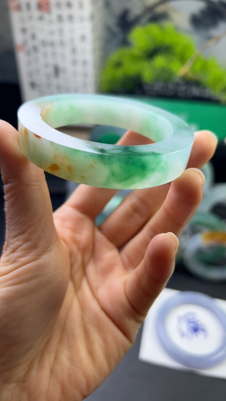 对庄甄选高端翡翠精品手镯