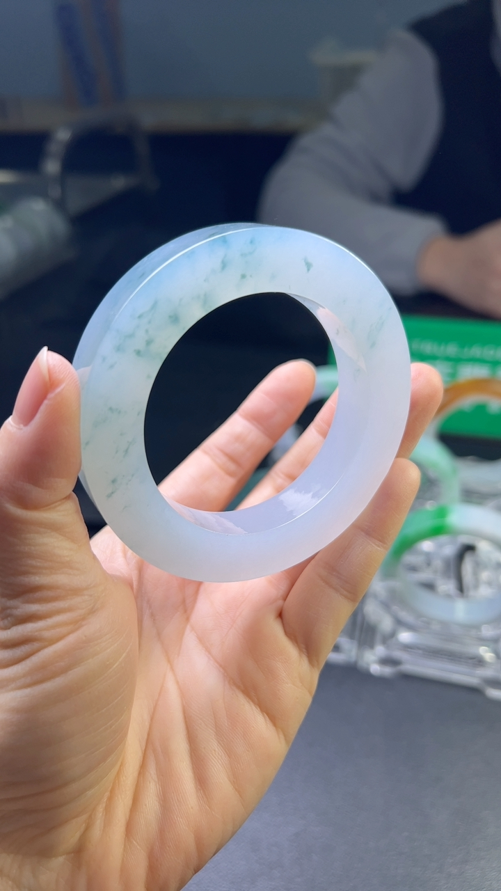 冰糯种蓝色手镯