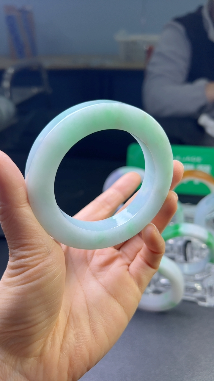 糯化种飘绿手镯