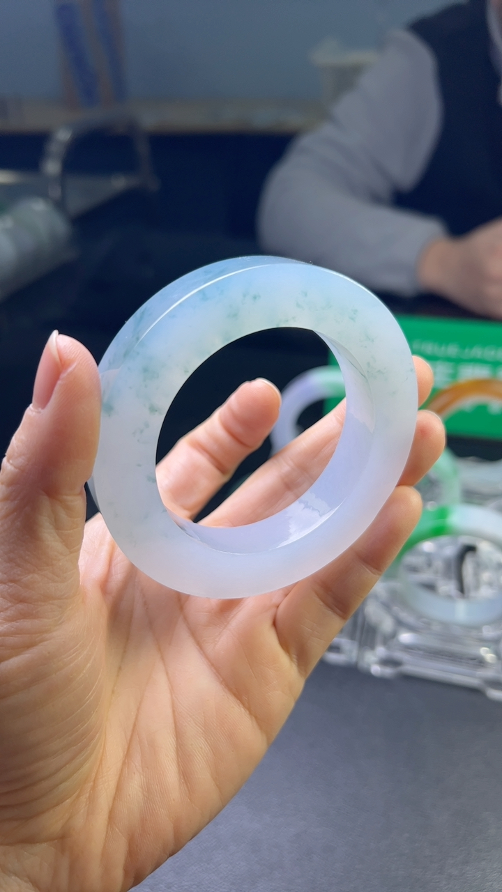 冰糯种蓝色手镯