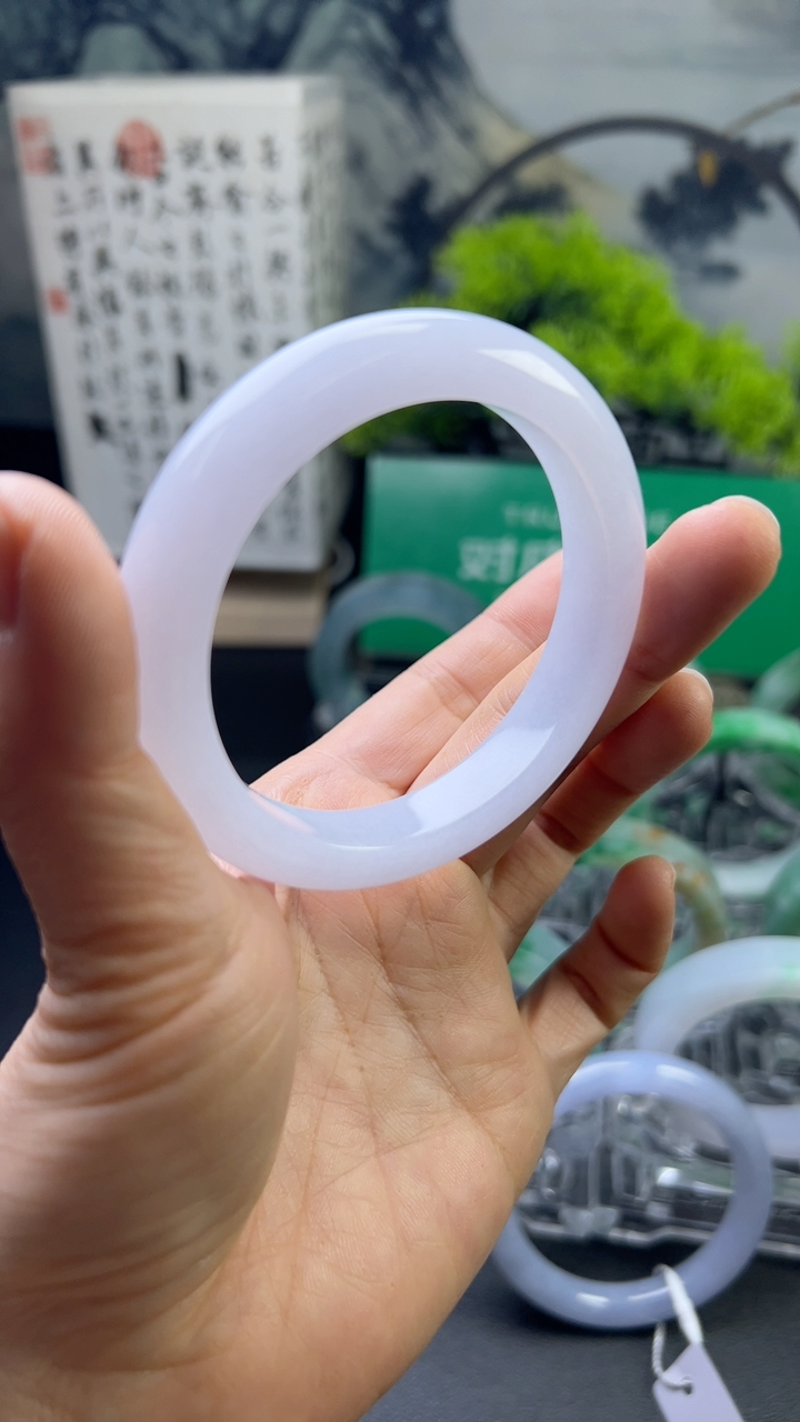 对庄甄选高端翡翠精品冰月光放漏