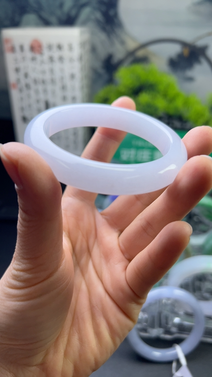 对庄甄选高端翡翠精品冰月光放漏