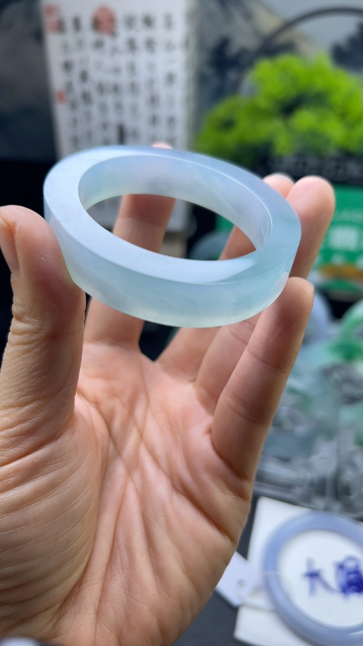 对庄甄选高端翡翠精品手镯