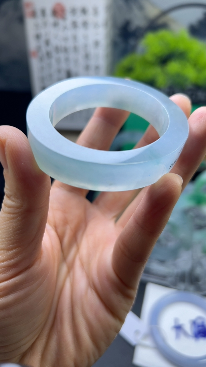 对庄甄选高端翡翠精品手镯