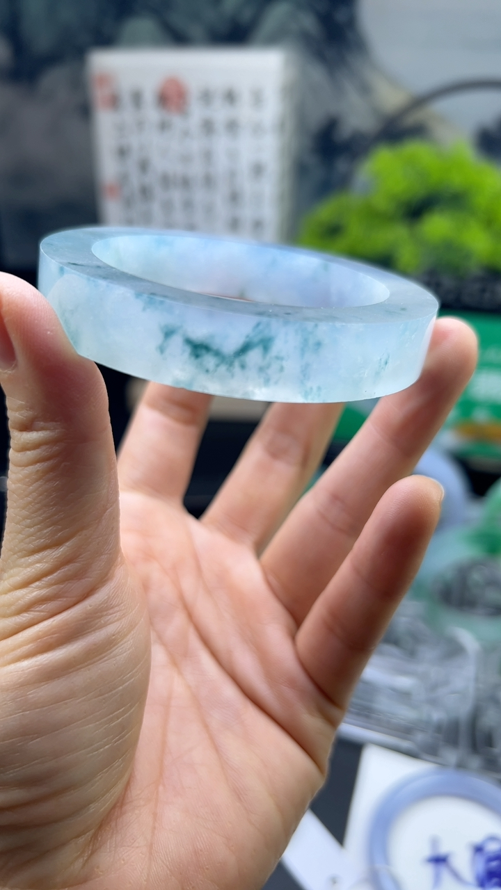 对庄甄选高端翡翠精品手镯