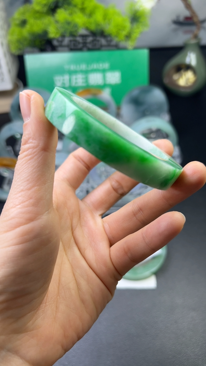 糯化种绿色手镯