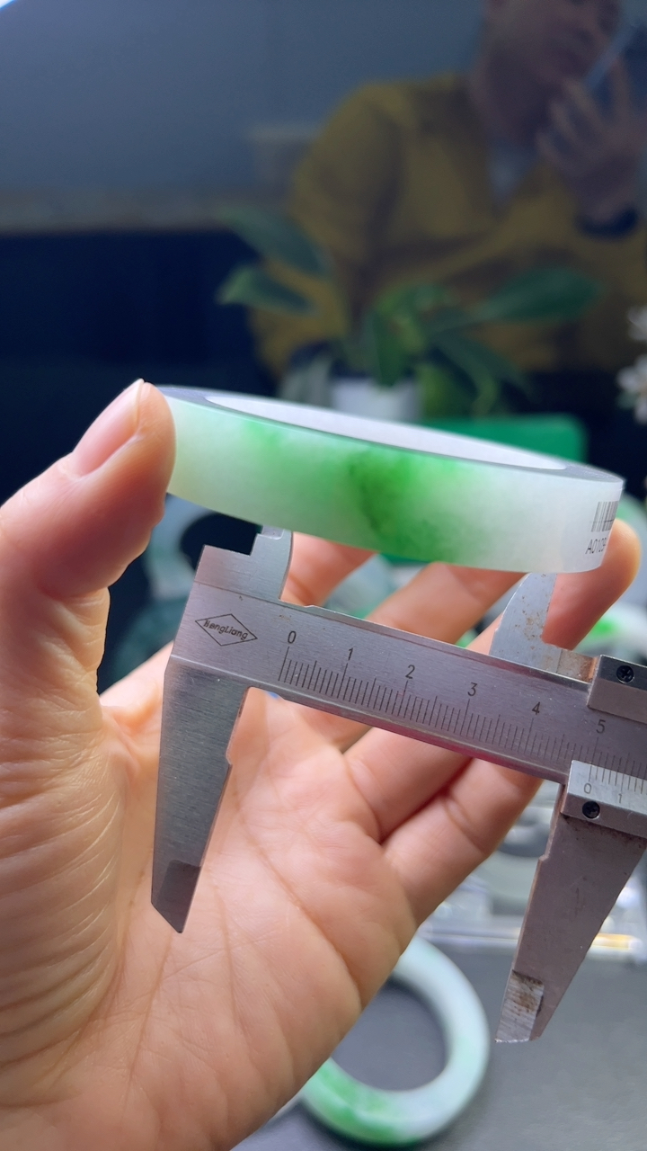 对庄甄选高端翡翠精品手镯特价