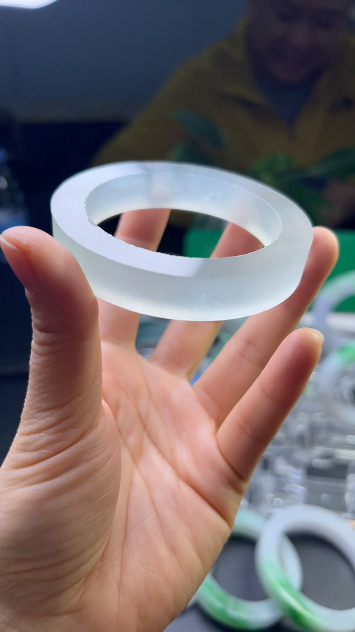 对庄甄选高端翡翠精品手镯