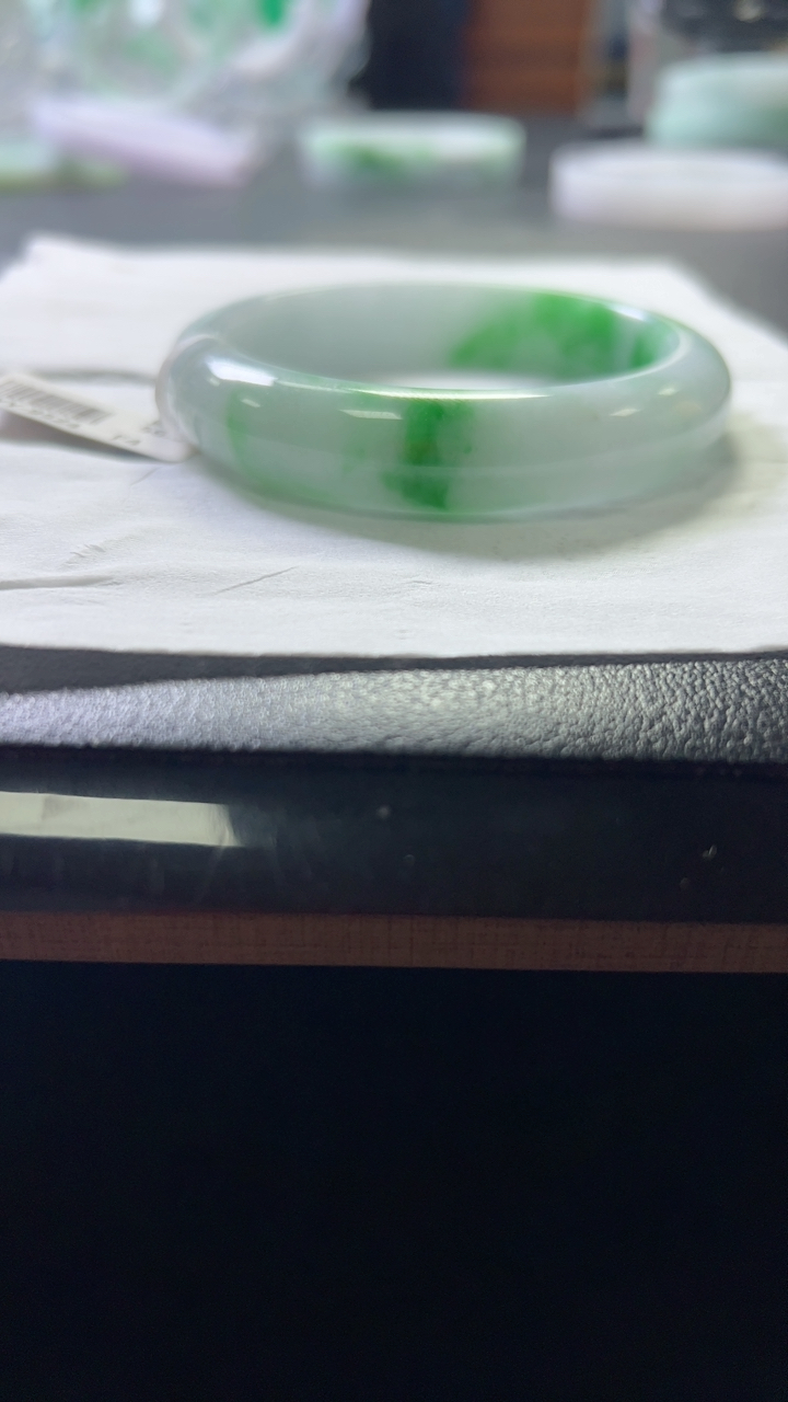 对庄甄选高端翡翠精品手镯