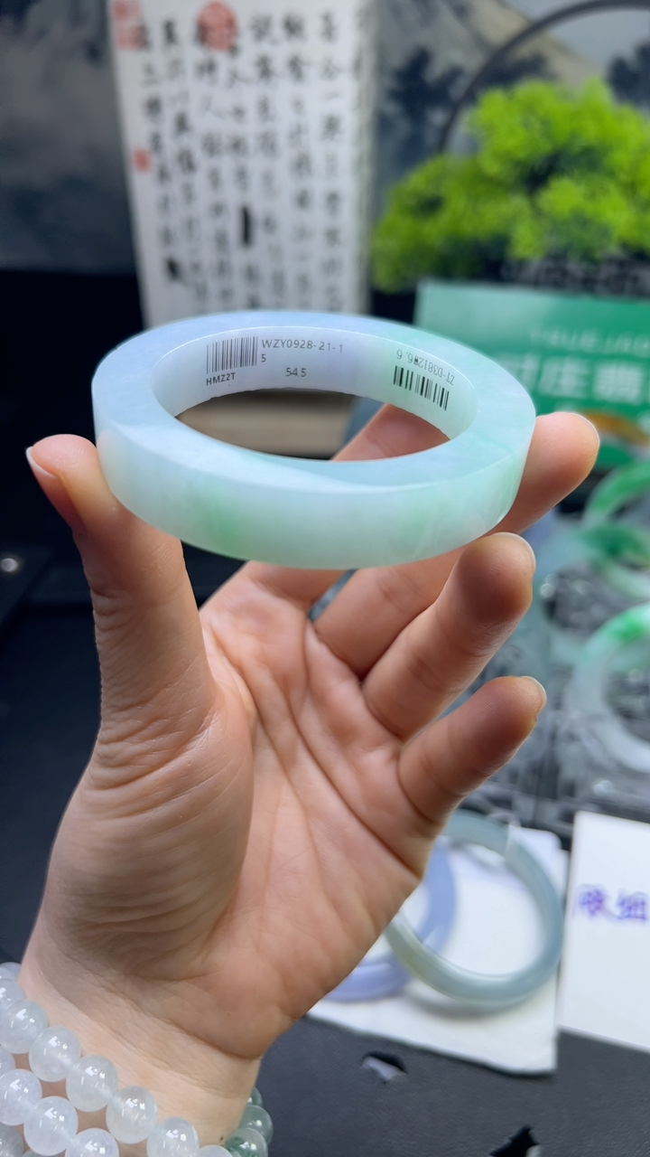 对庄甄选高端翡翠精品手镯