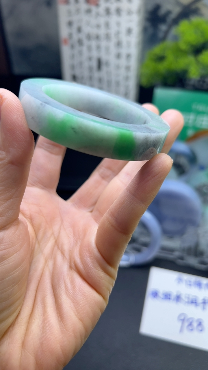 对庄甄选高端翡翠精品手镯