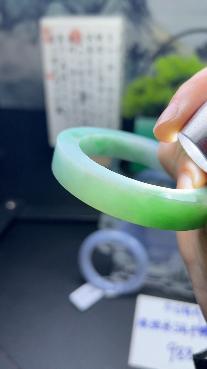 糯化种浅绿色手镯特价