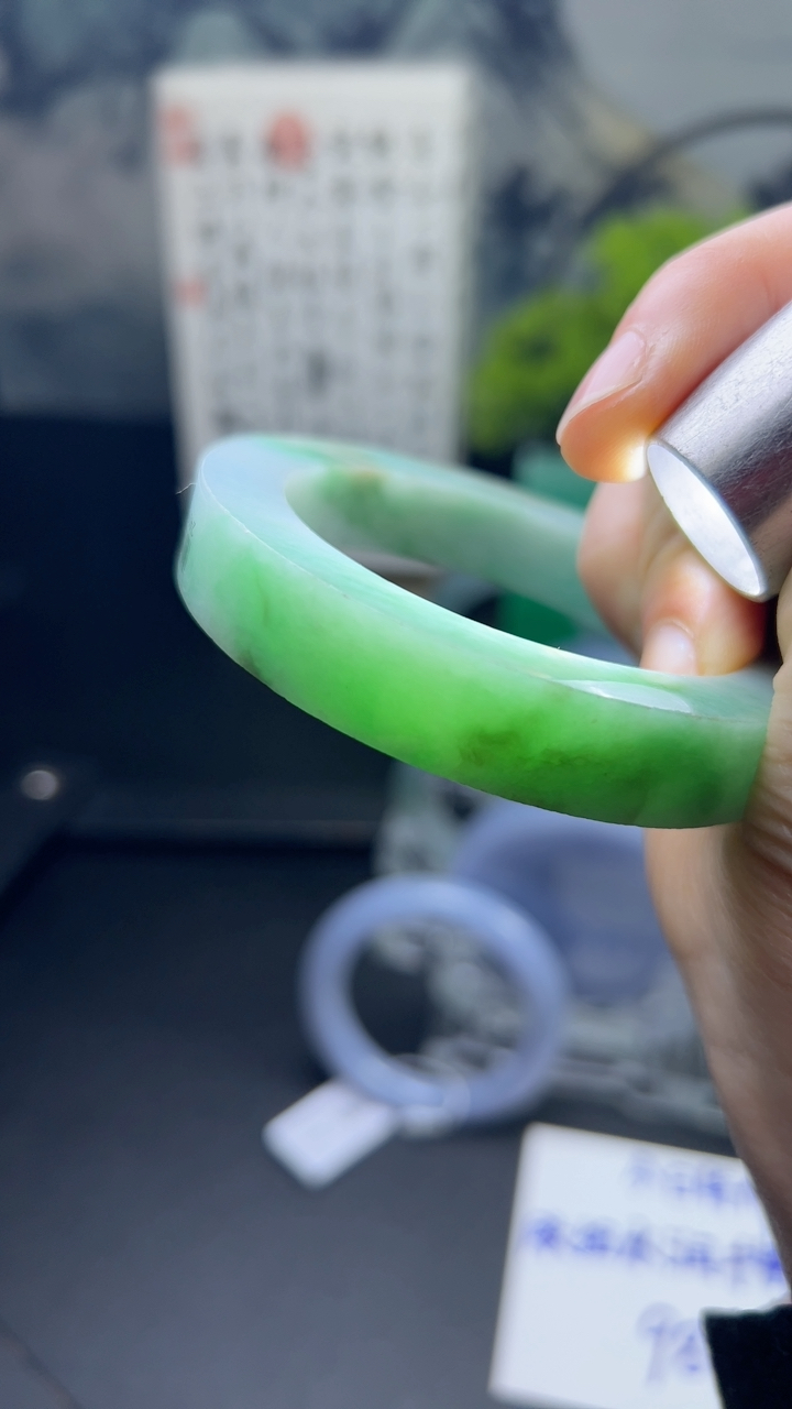 糯化种浅绿色手镯特价