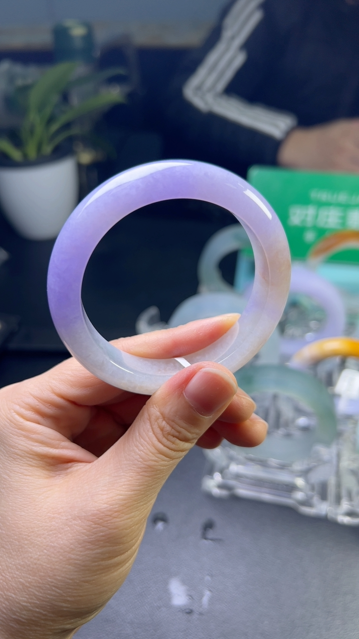 对庄甄选高端翡翠精品手镯