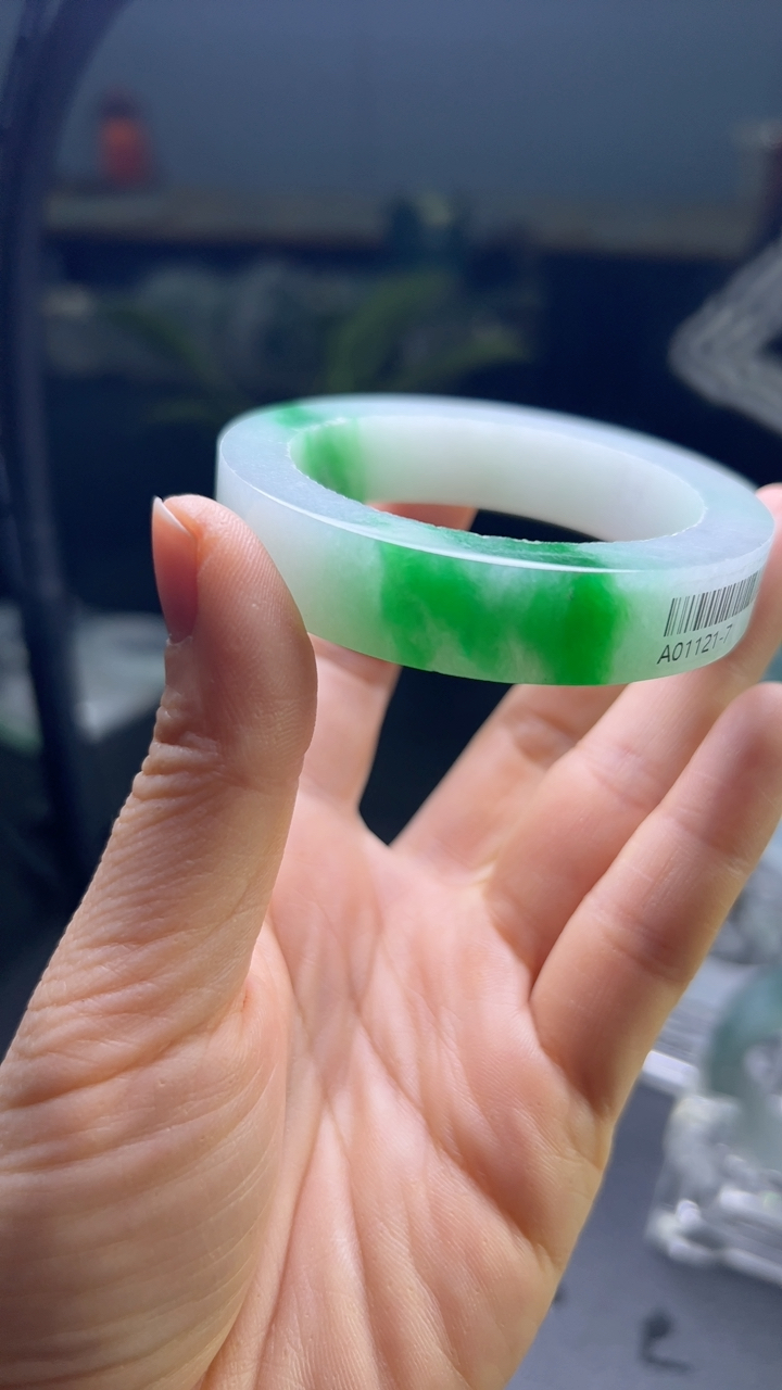 对庄甄选高端翡翠精品手镯