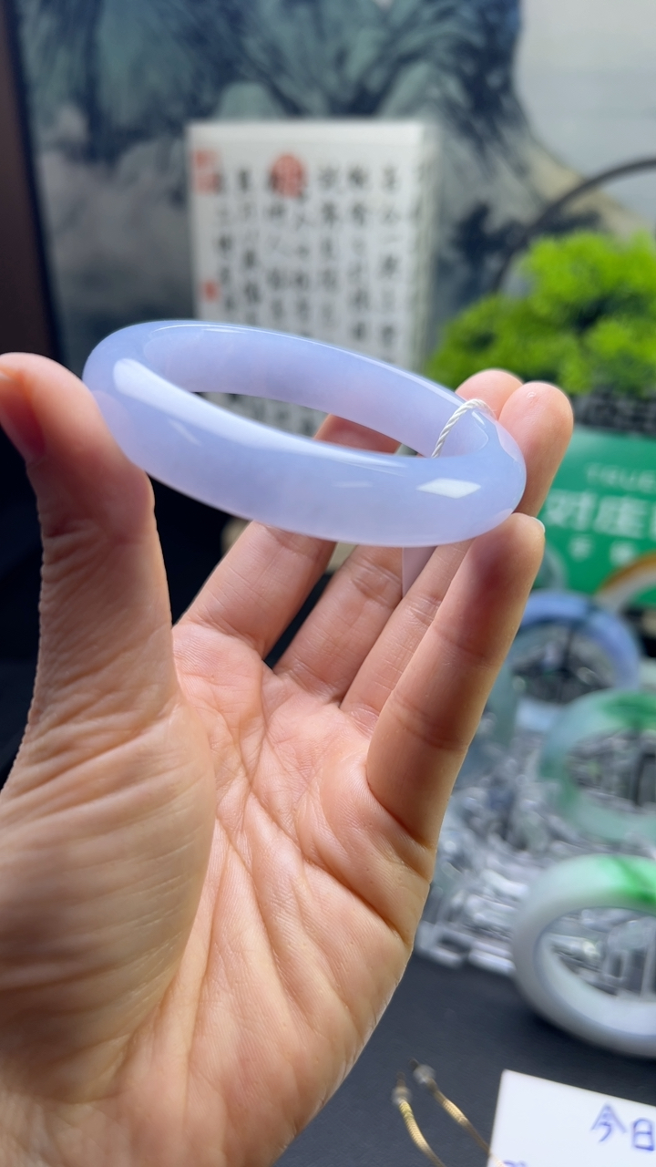 对庄甄选高端翡翠精品手镯