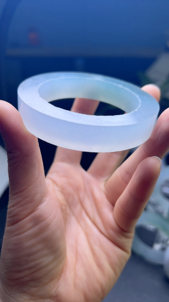 对庄甄选高端翡翠精品手镯