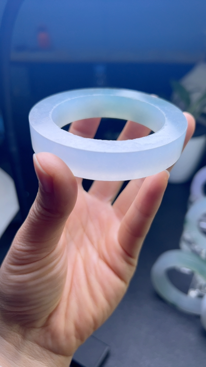 对庄甄选高端翡翠精品手镯