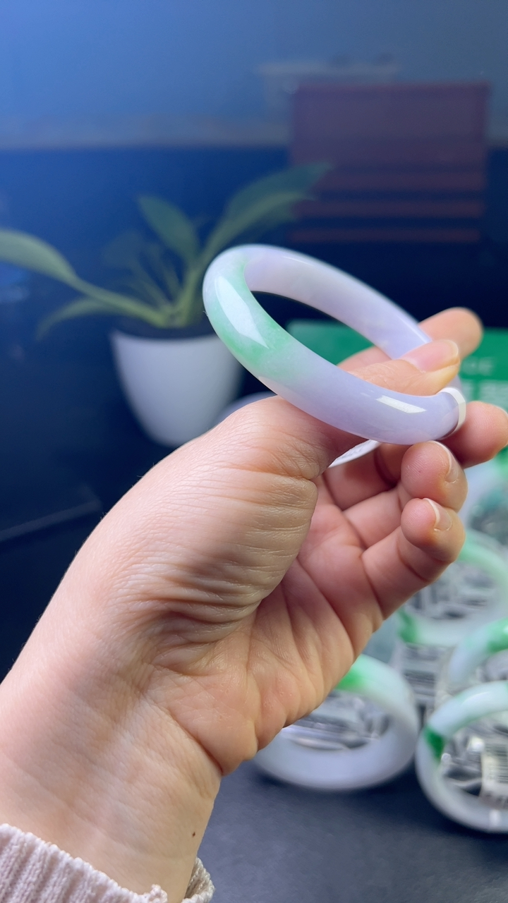 对庄甄选高端翡翠精品手镯