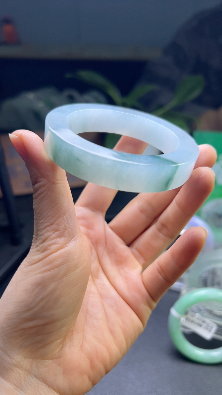 冰糯种蓝色手镯