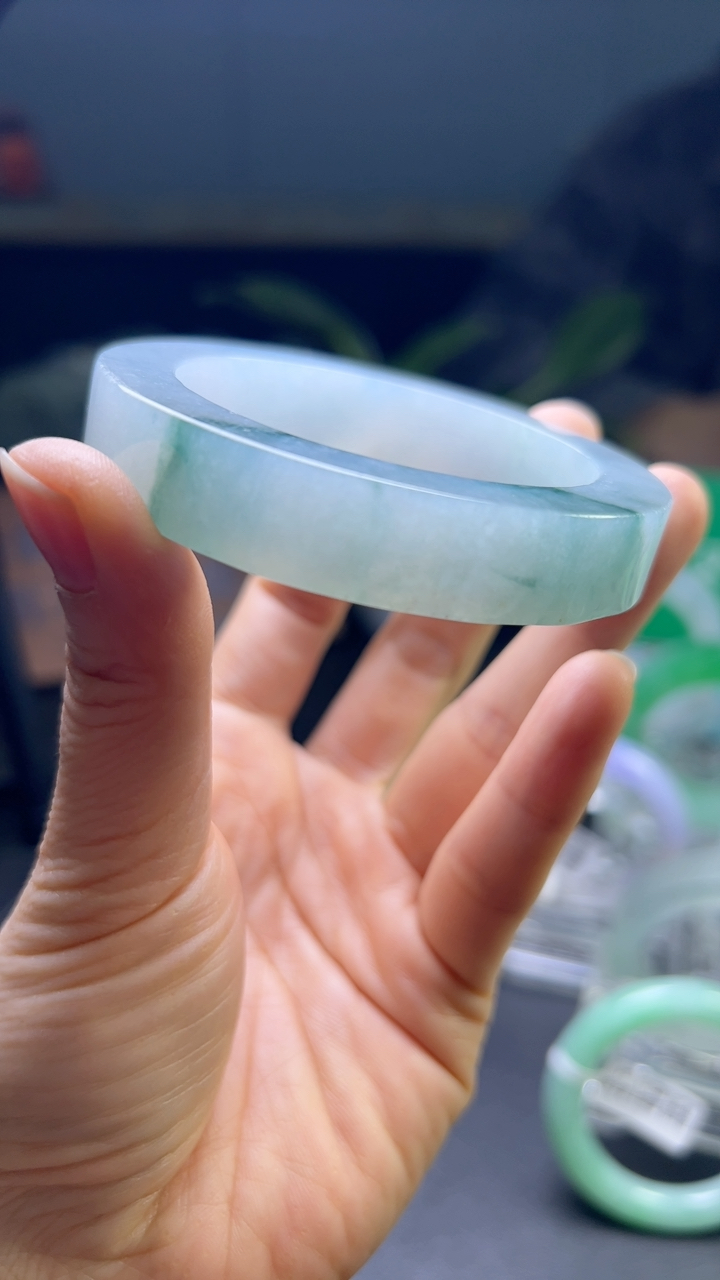 冰糯种蓝色手镯