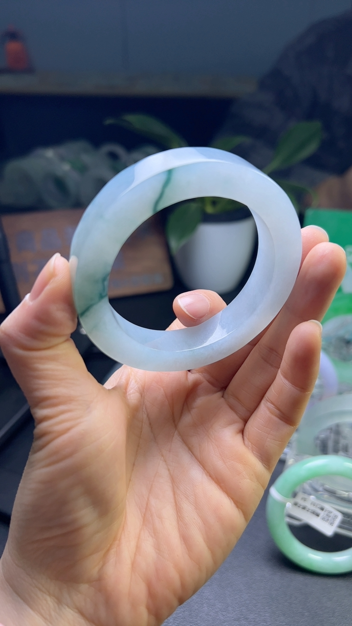 冰糯种蓝色手镯