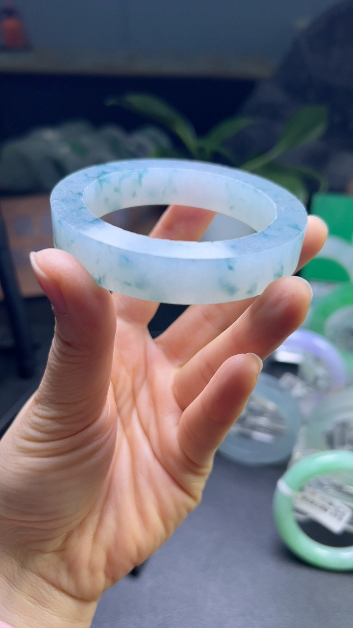 对庄甄选高端翡翠精品手镯