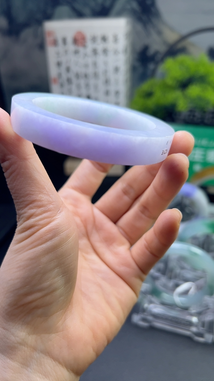 对庄甄选高端翡翠精品手镯