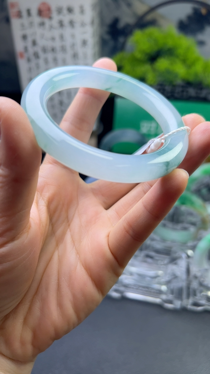 冰糯种蓝色手镯