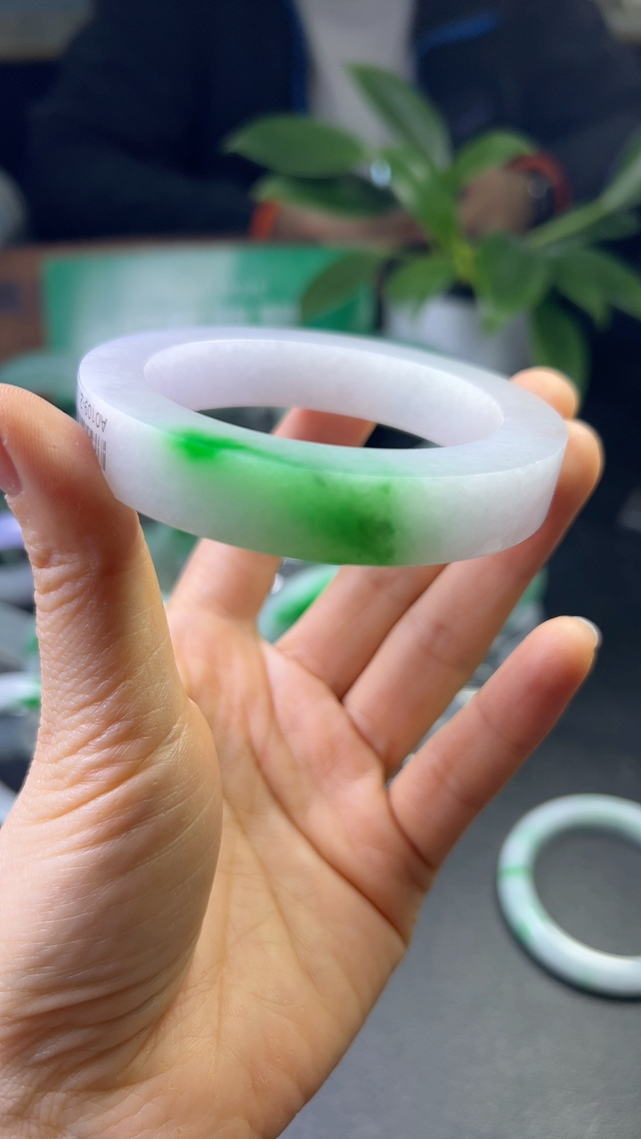 对庄甄选高端翡翠精品手镯特价