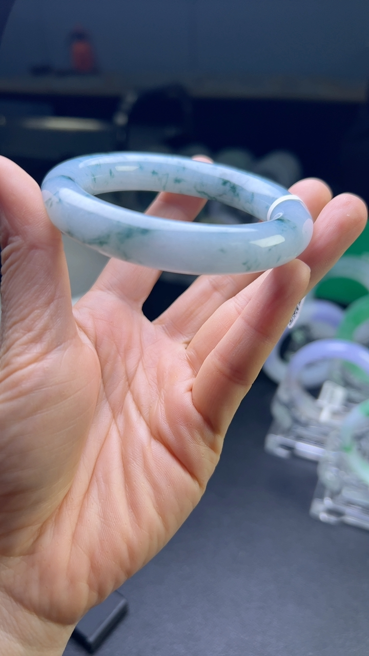 对庄甄选高端翡翠精品手镯