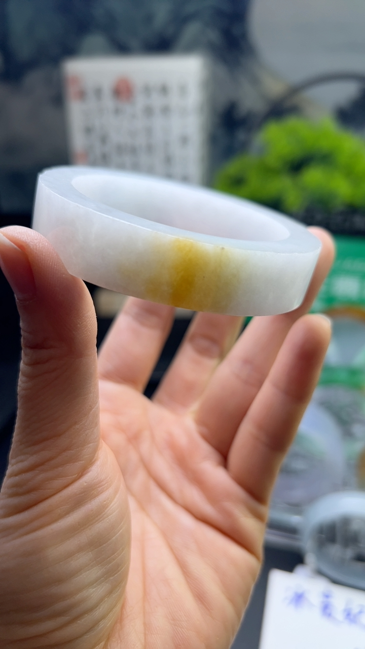 甄选高端翡翠精品手镯