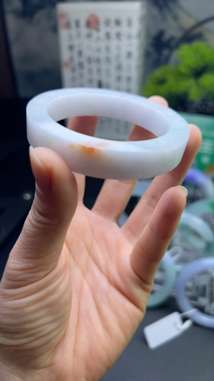 甄选高端翡翠精品手镯