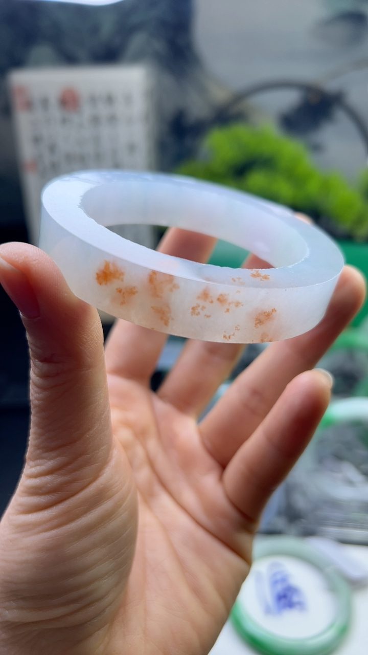 甄选高端翡翠精品手镯