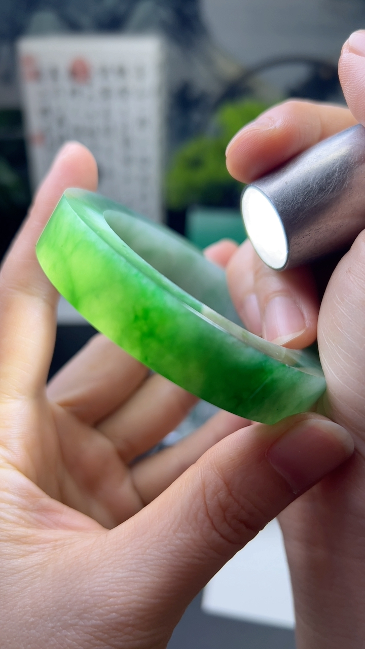 冰糯种绿色手镯