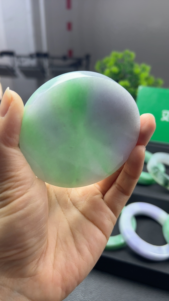 甄选高端翡翠精品手镯套装