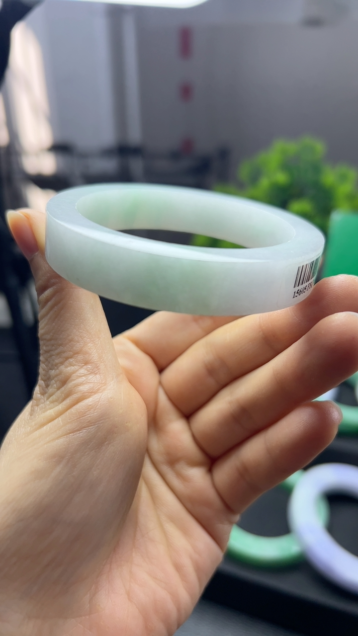 甄选高端翡翠精品手镯特价