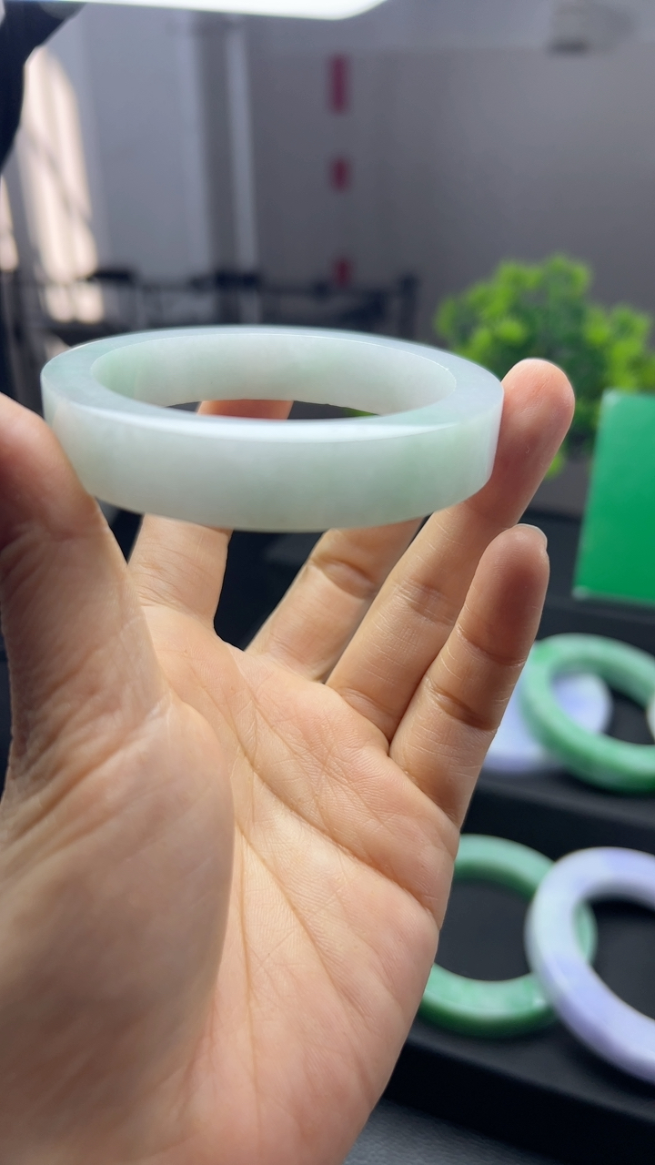 甄选高端翡翠精品手镯特价