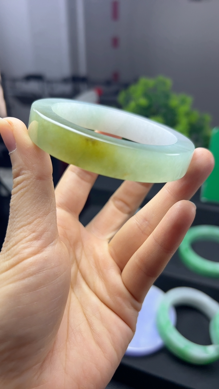 甄选高端翡翠精品手镯特价