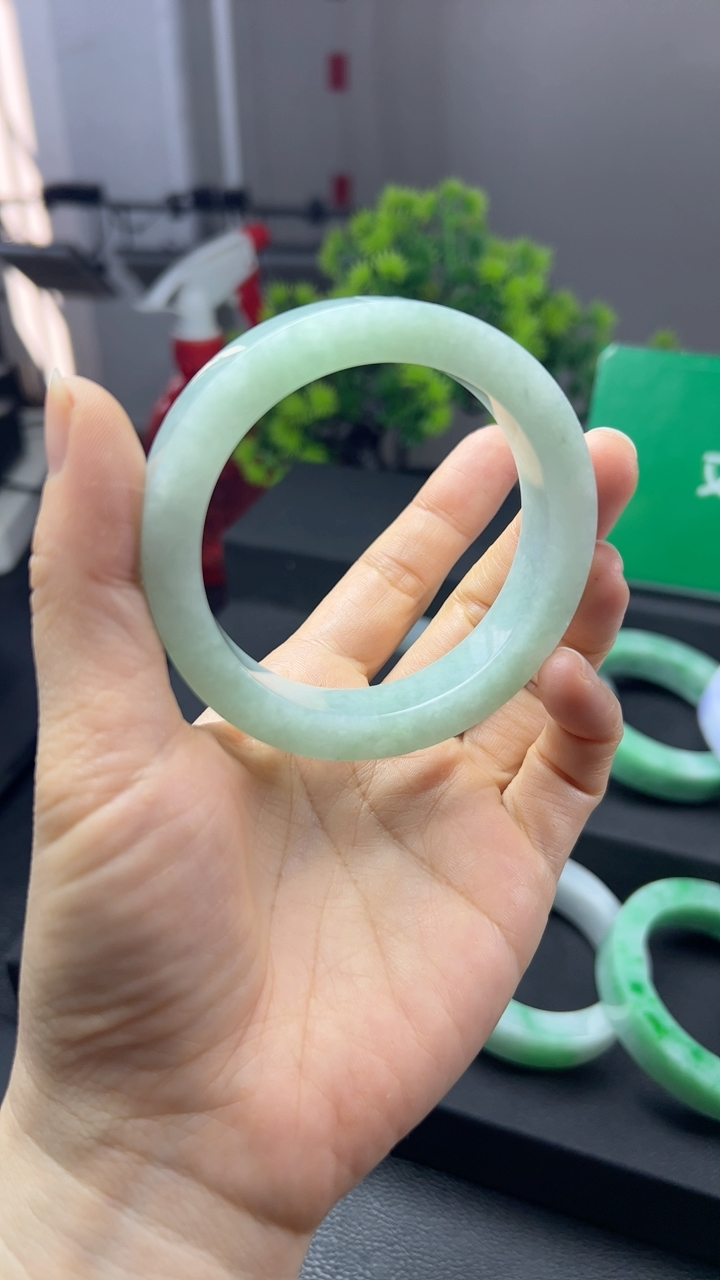 甄选高端翡翠精品手镯特价