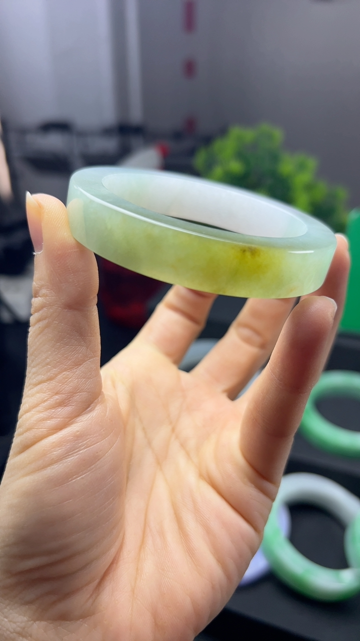 甄选高端翡翠精品手镯特价