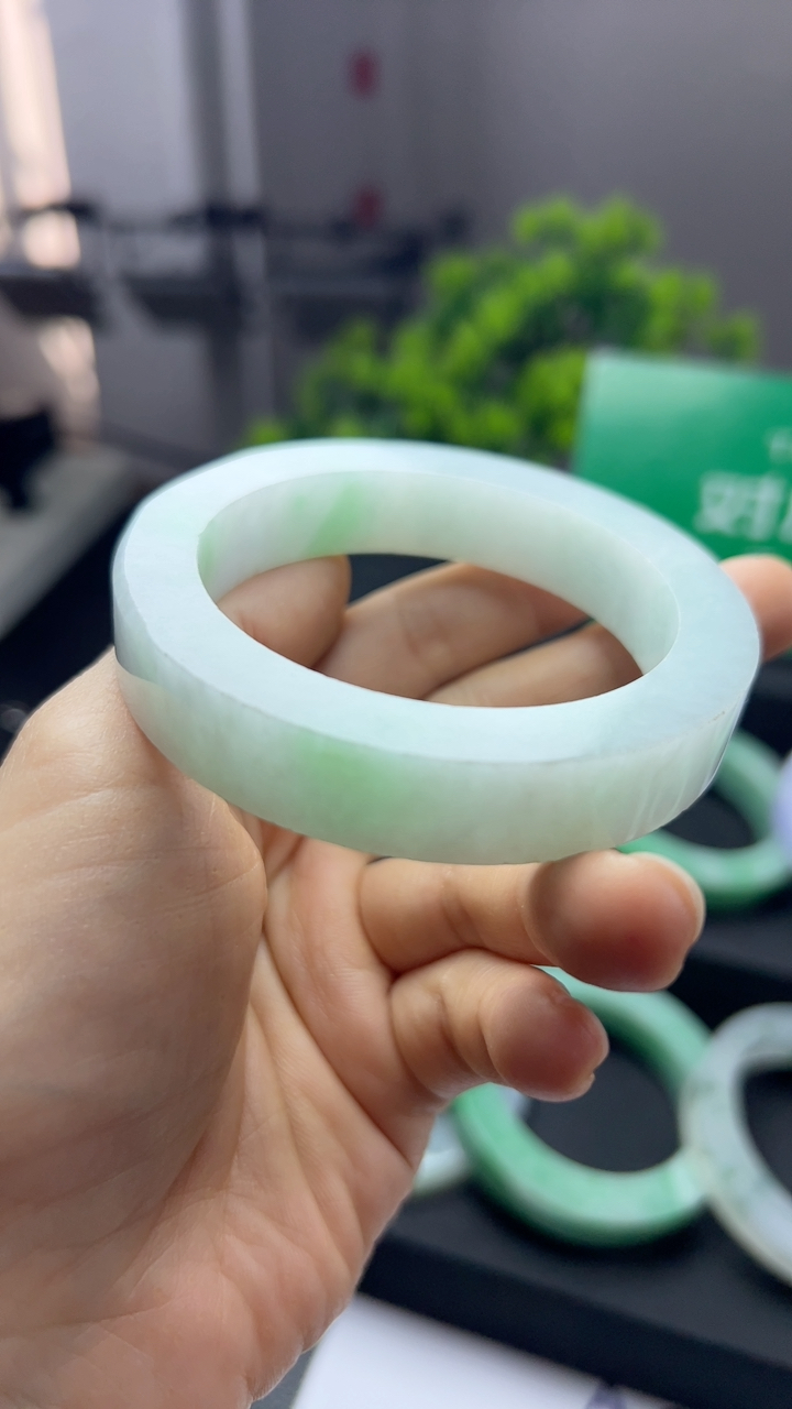 甄选高端翡翠精品手镯特价