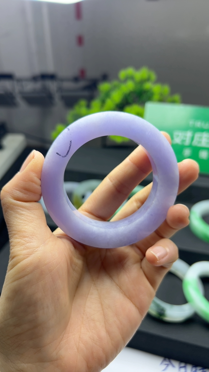 甄选高端翡翠精品手镯浓紫放漏