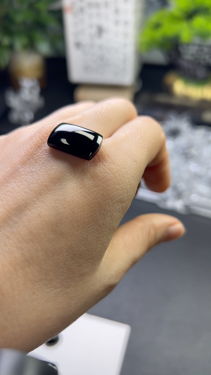 甄选高端翡翠精品戒面