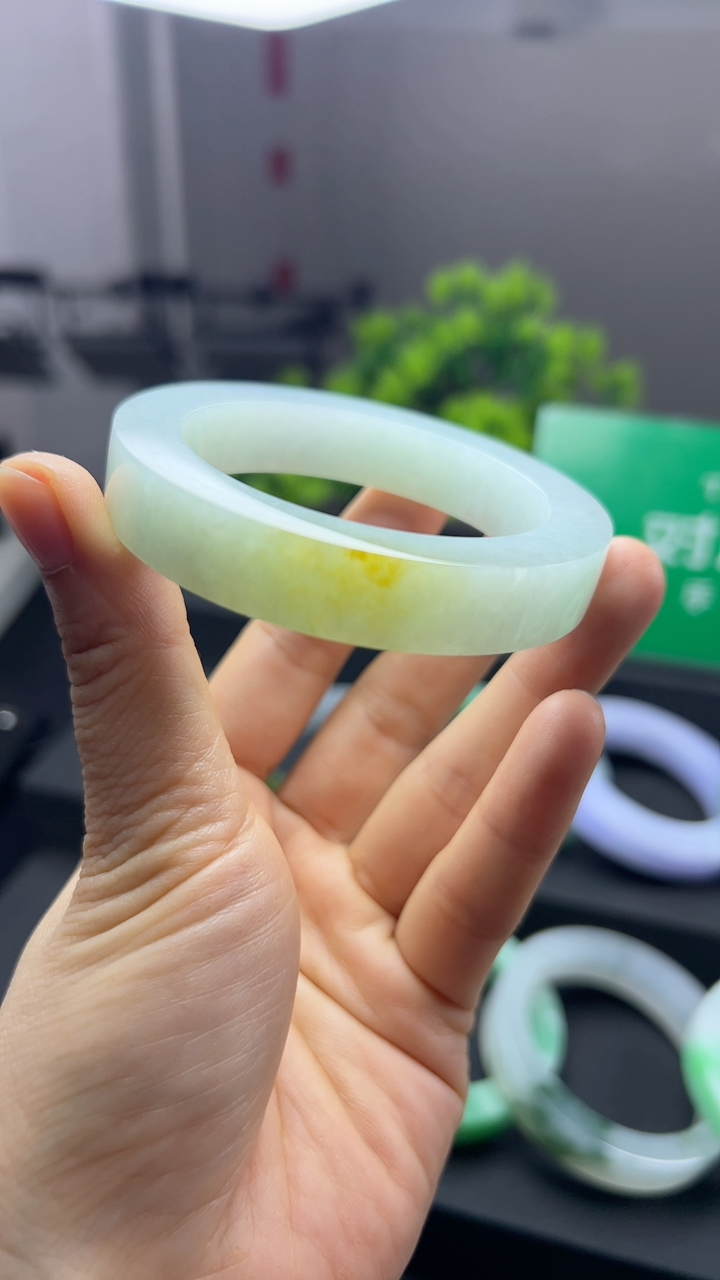 冰糯种黄加绿翡翠特价