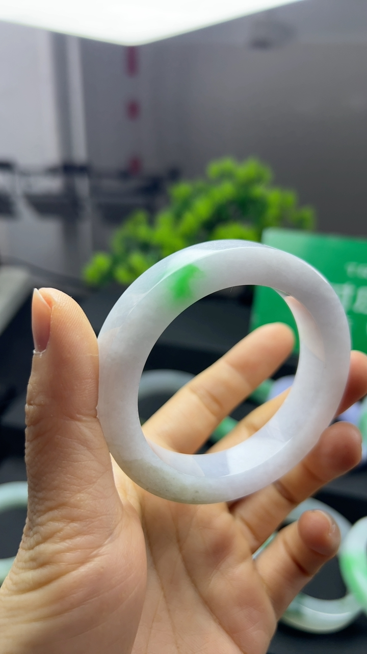 糯化种飘绿手镯特价