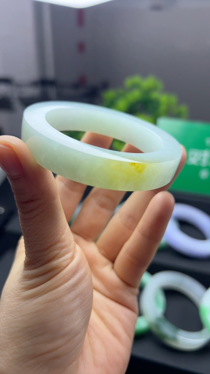 冰糯种黄加绿翡翠特价