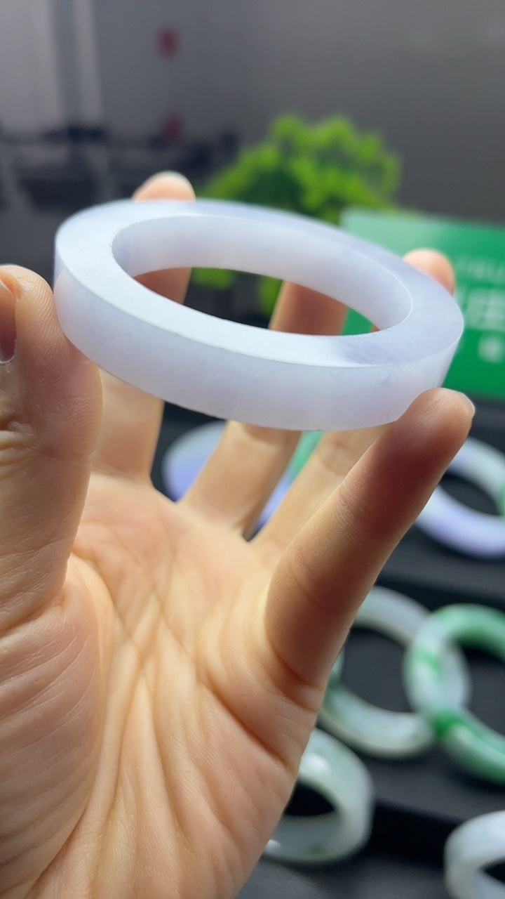 甄选高端翡翠精品手镯特价