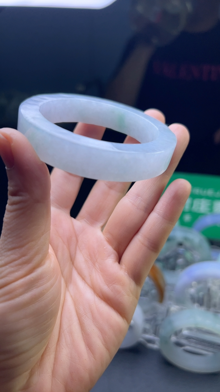 甄选高端翡翠精品手镯特价